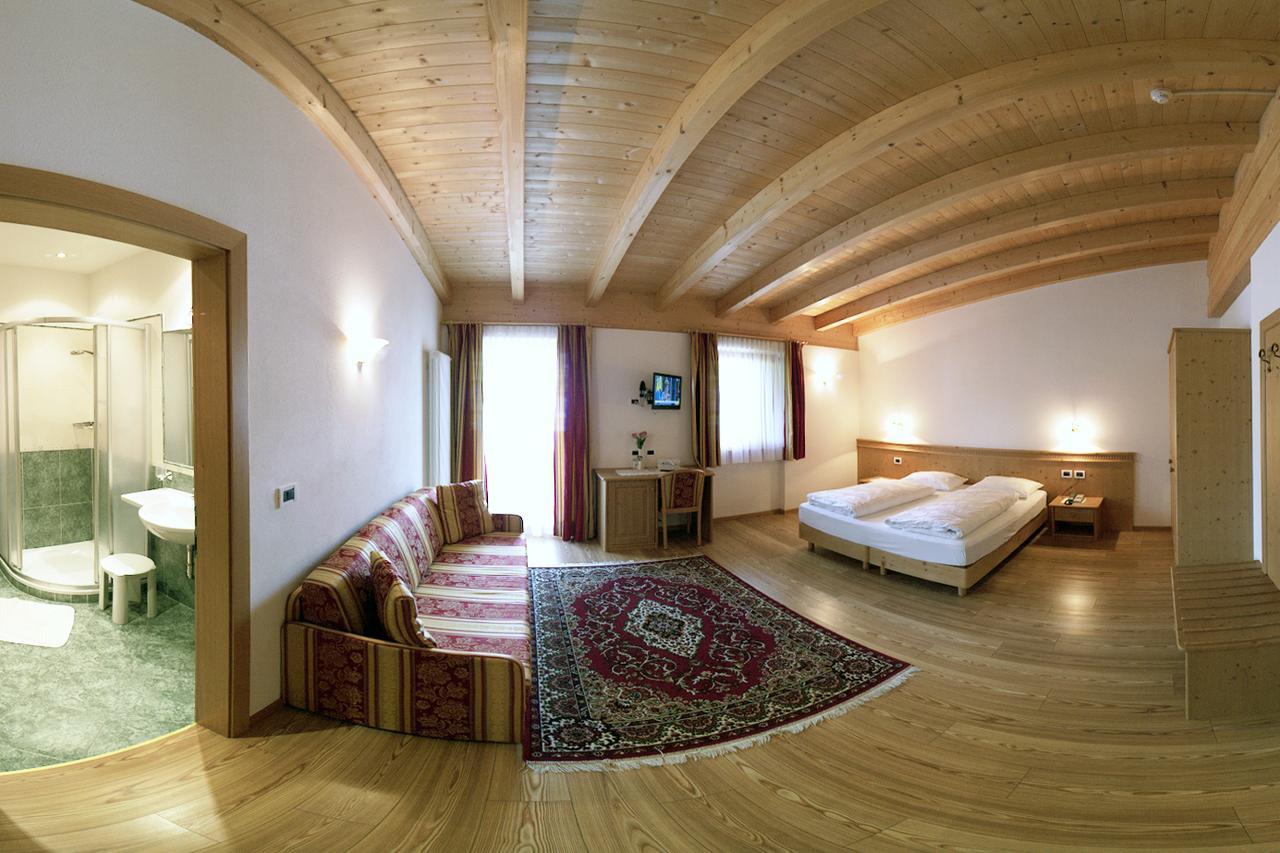 Hotel Resa Blancia San Vigilio Di Marebbe Bagian luar foto