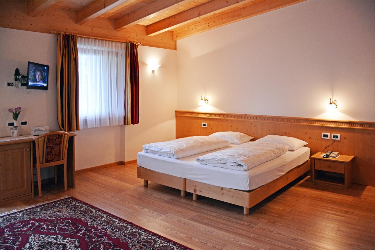 Hotel Resa Blancia San Vigilio Di Marebbe Bagian luar foto