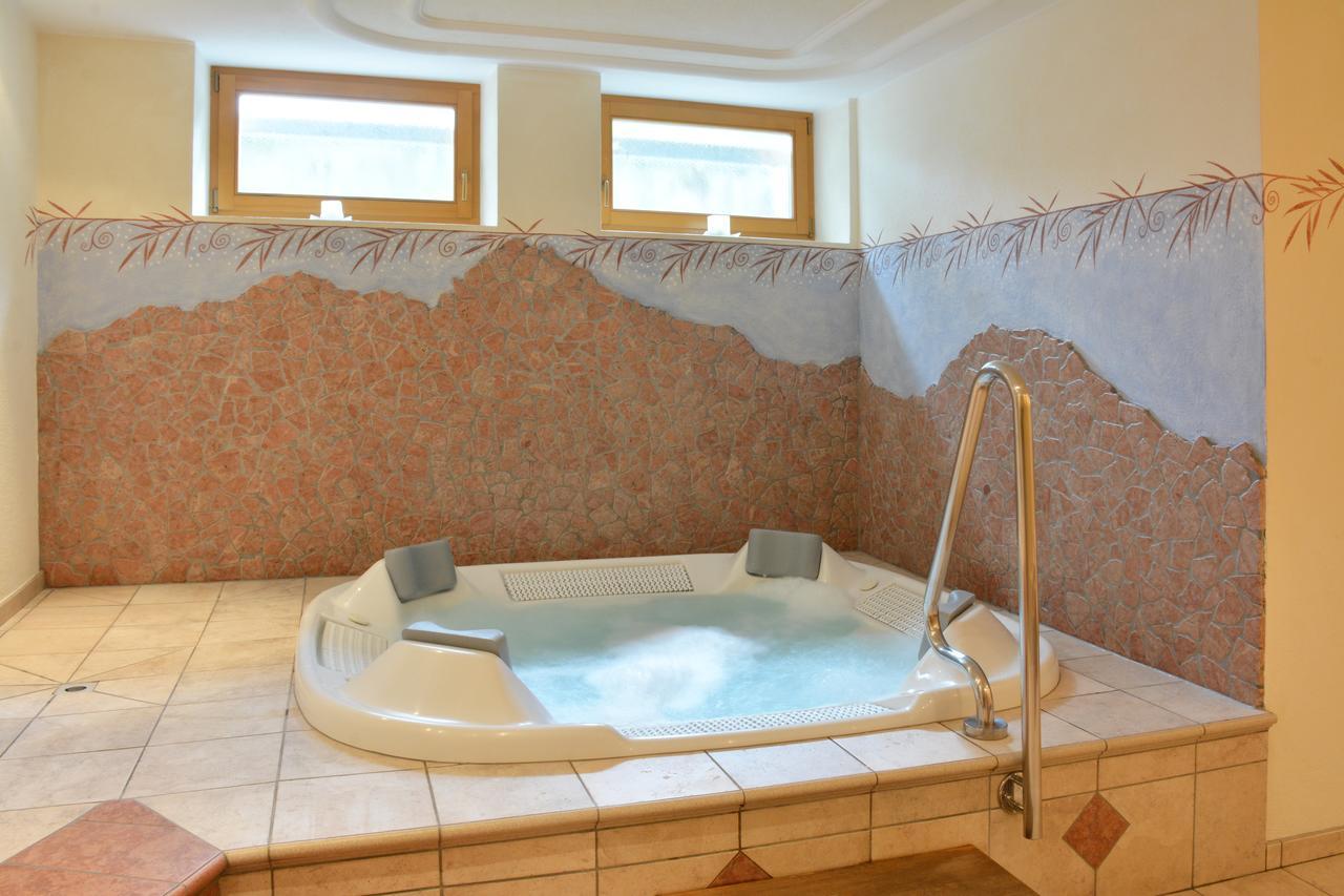 Hotel Resa Blancia San Vigilio Di Marebbe Bagian luar foto