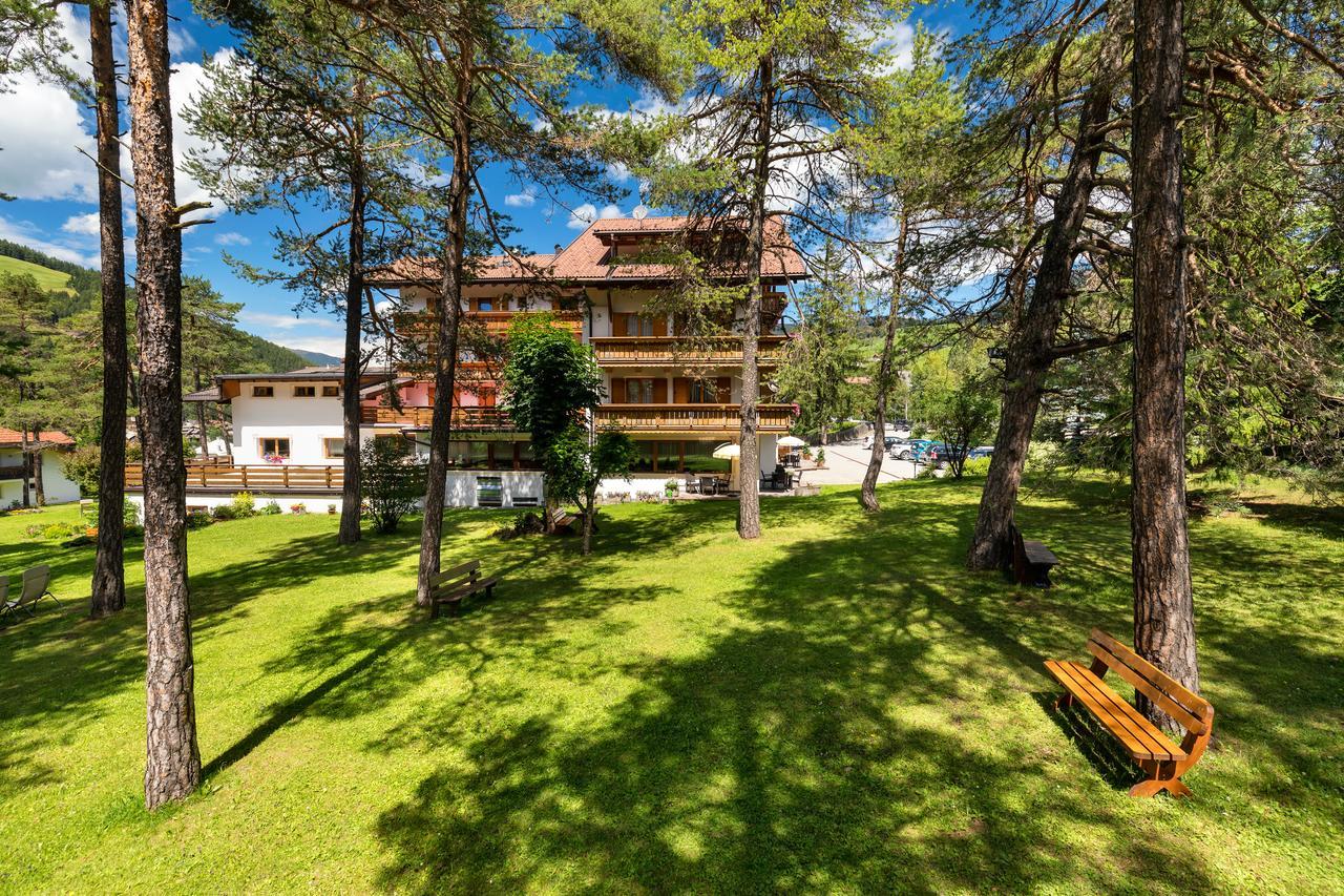 Hotel Resa Blancia San Vigilio Di Marebbe Bagian luar foto